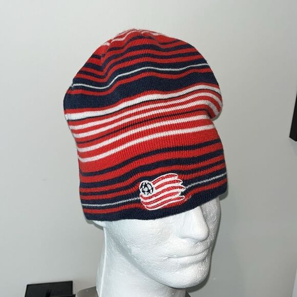 Soft Adidas New England Revolution MLS Striped Knit Beanie Soccer Team Cap Hat - Picture 1 of 4